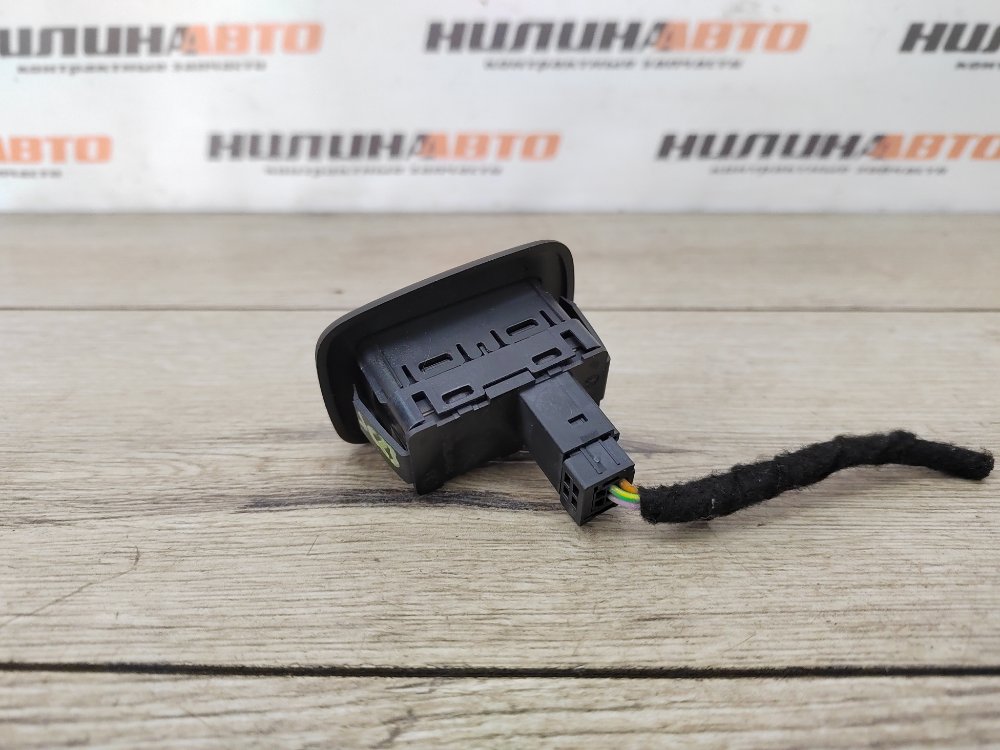 Кнопка стеклоподъемника, 500 рублей, Москва