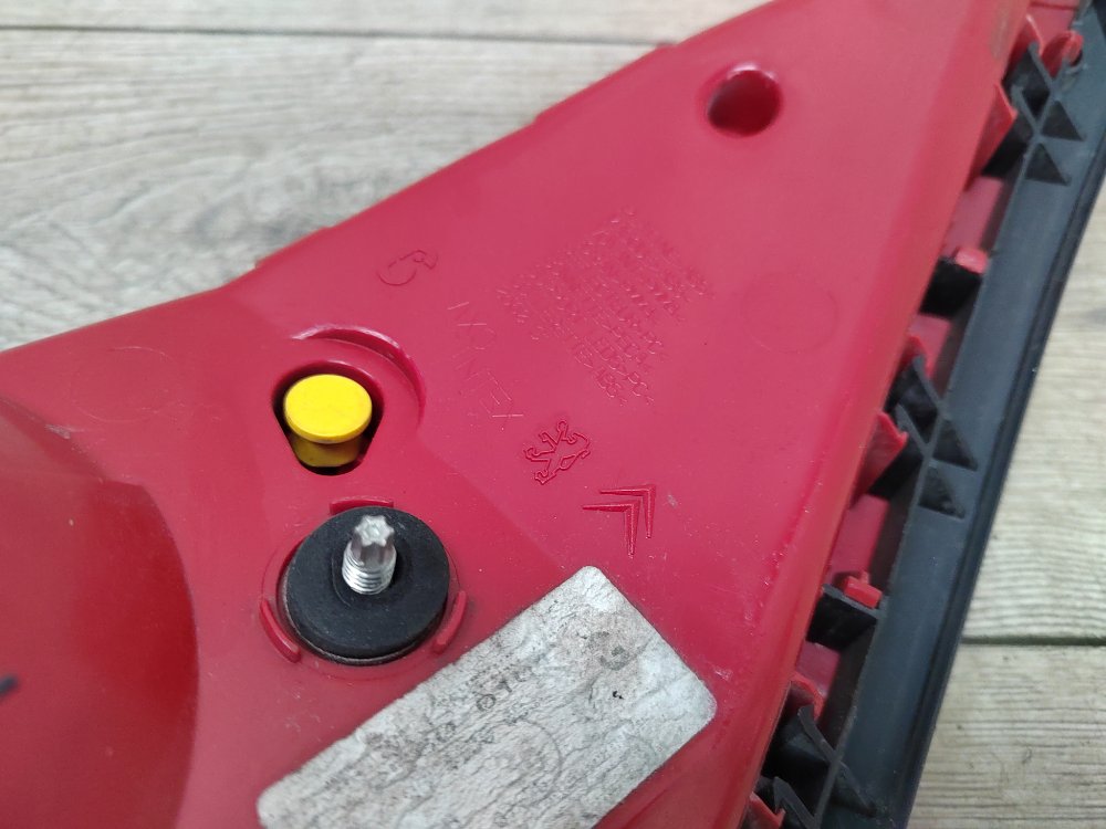 Фонарь в крышку багажника, 4000 рублей, Москва