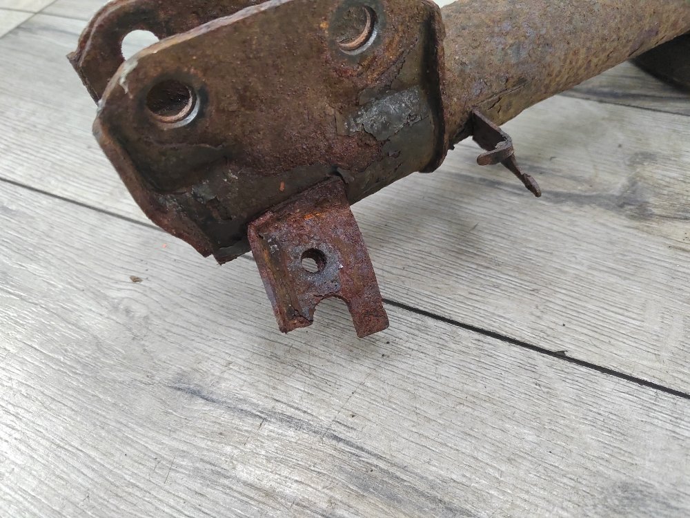 Амортизатор, 2000 рублей, Москва