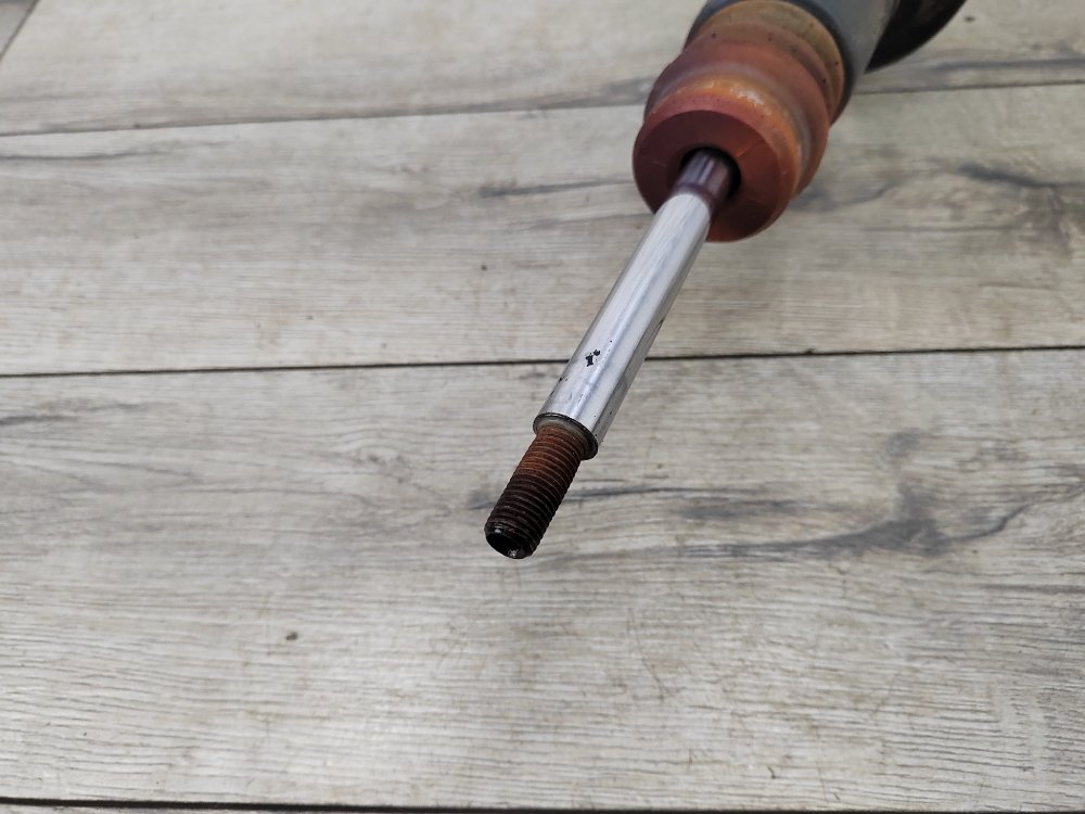 Амортизатор, 1000 рублей, Москва