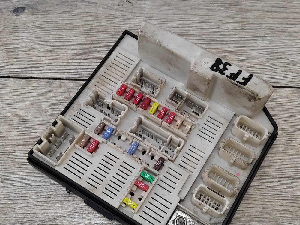 Блок предохранителей под капот, 3000 рублей, Москва