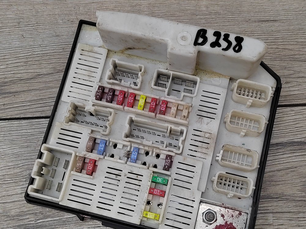 Блок предохранителей под капот, 3000 рублей, Москва