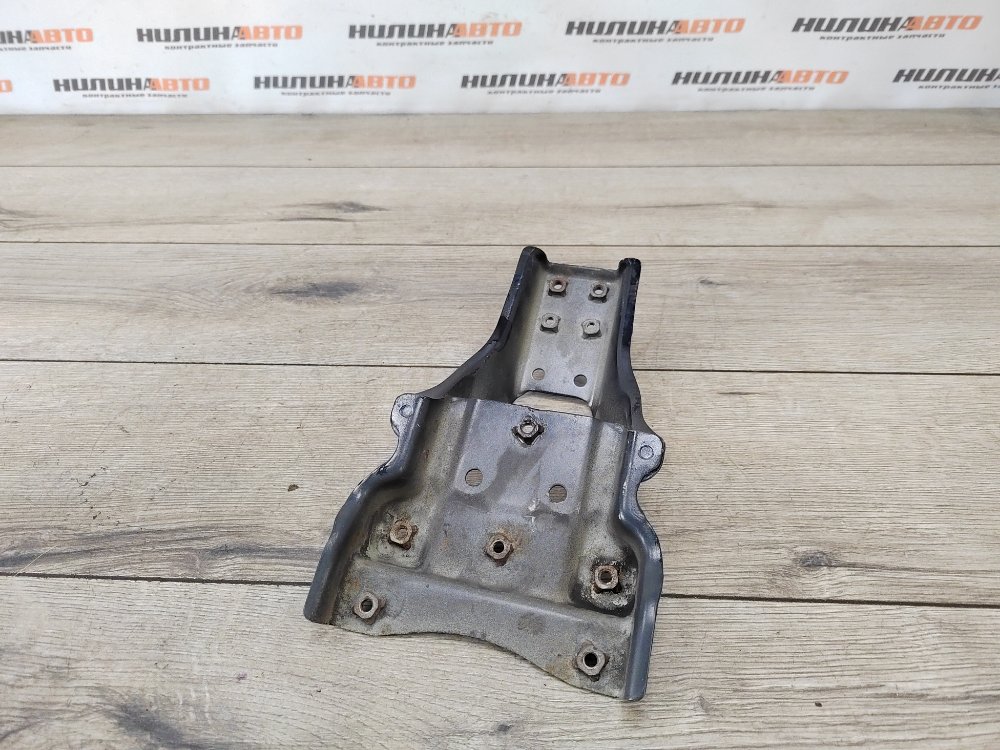 Кронштейн замка капота, 1500 рублей, Москва