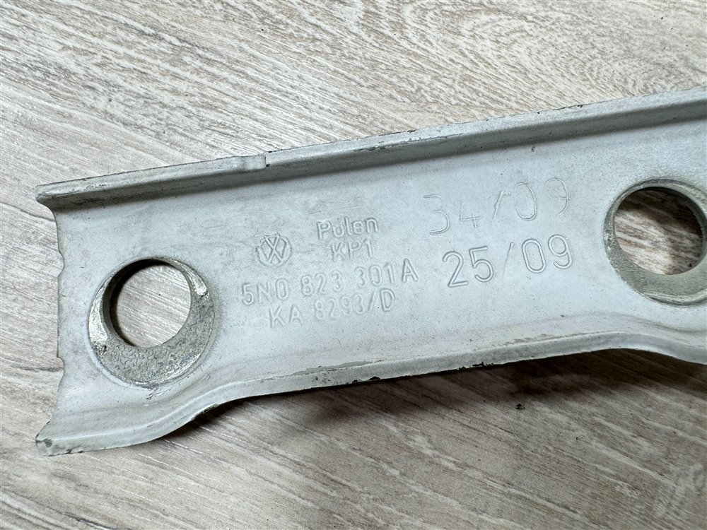 Петля капота, 2000 рублей, Севастополь