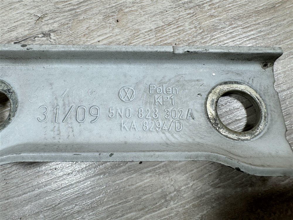 Петля капота, 2000 рублей, Севастополь