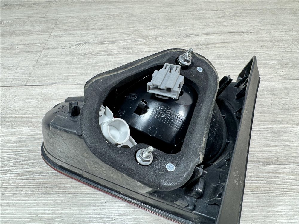 Фонарь в крышку багажника, 2000 рублей, Севастополь