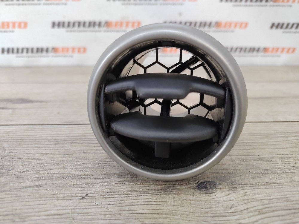 Дефлектор в торпедо, 300 рублей, Москва