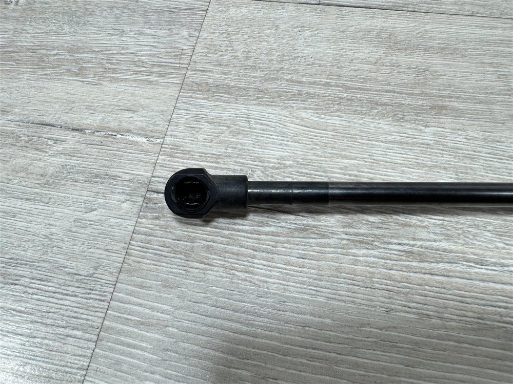 Амортизатор крышки багажника, 500 рублей, Севастополь