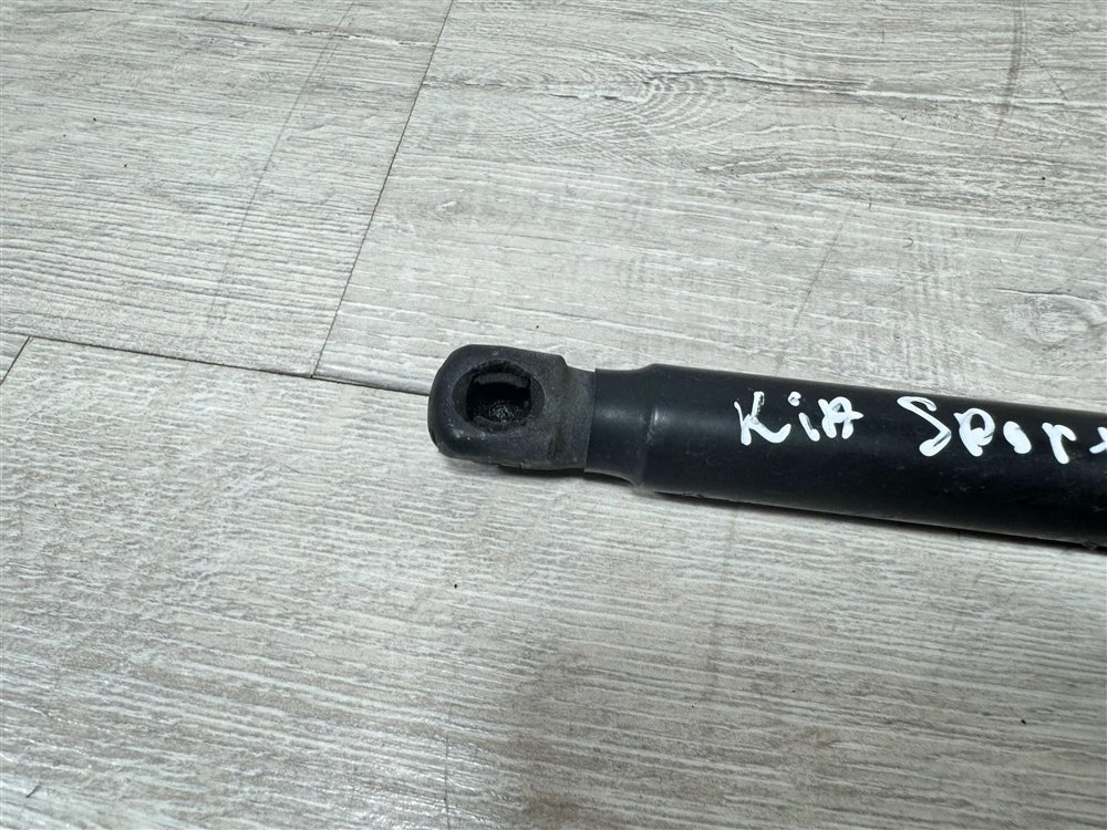 Амортизатор крышки багажника, 500 рублей, Севастополь