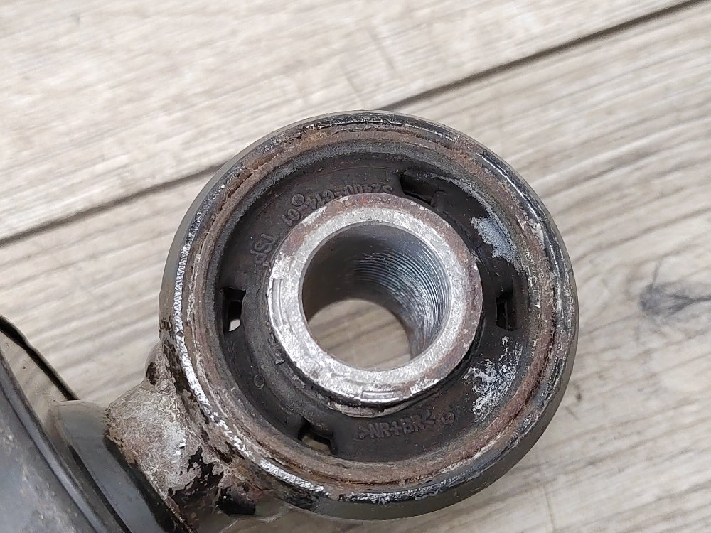 Амортизатор, 2000 рублей, Москва