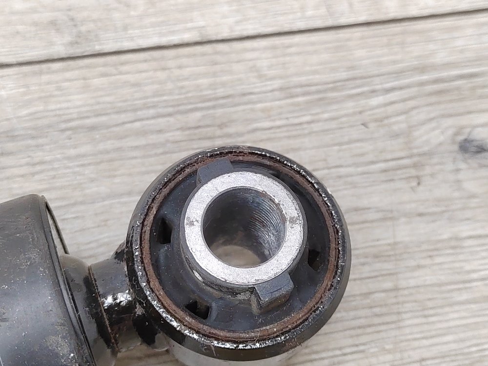 Амортизатор, 2000 рублей, Москва