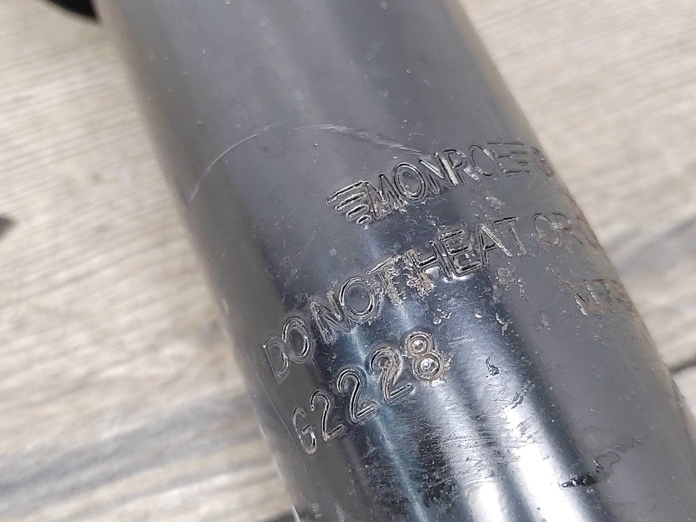 Амортизатор, 2000 рублей, Москва