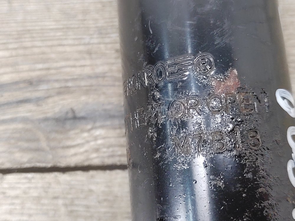 Амортизатор, 2000 рублей, Москва