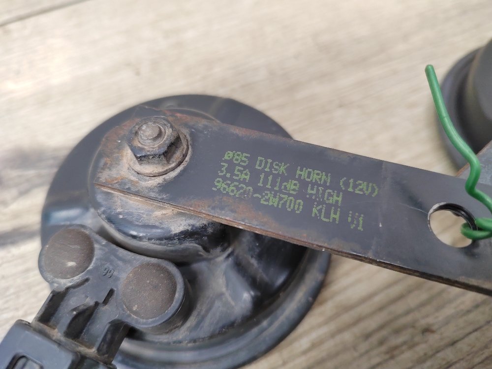 Звуковой сигнал, 2000 рублей, Москва