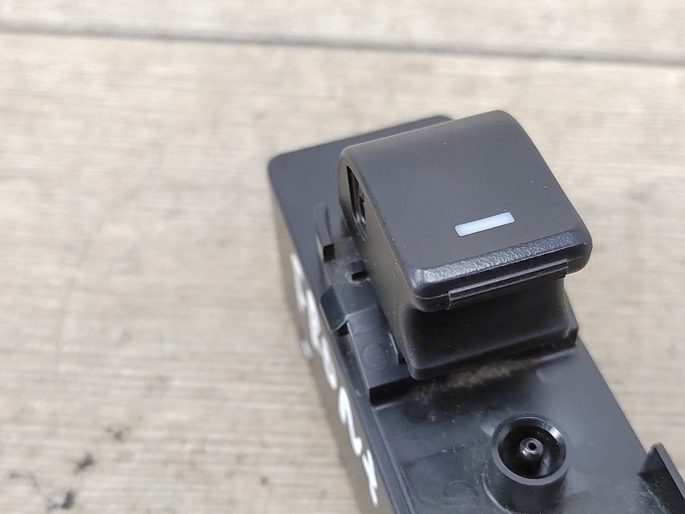 Кнопка стеклоподъемника, 800 рублей, Москва