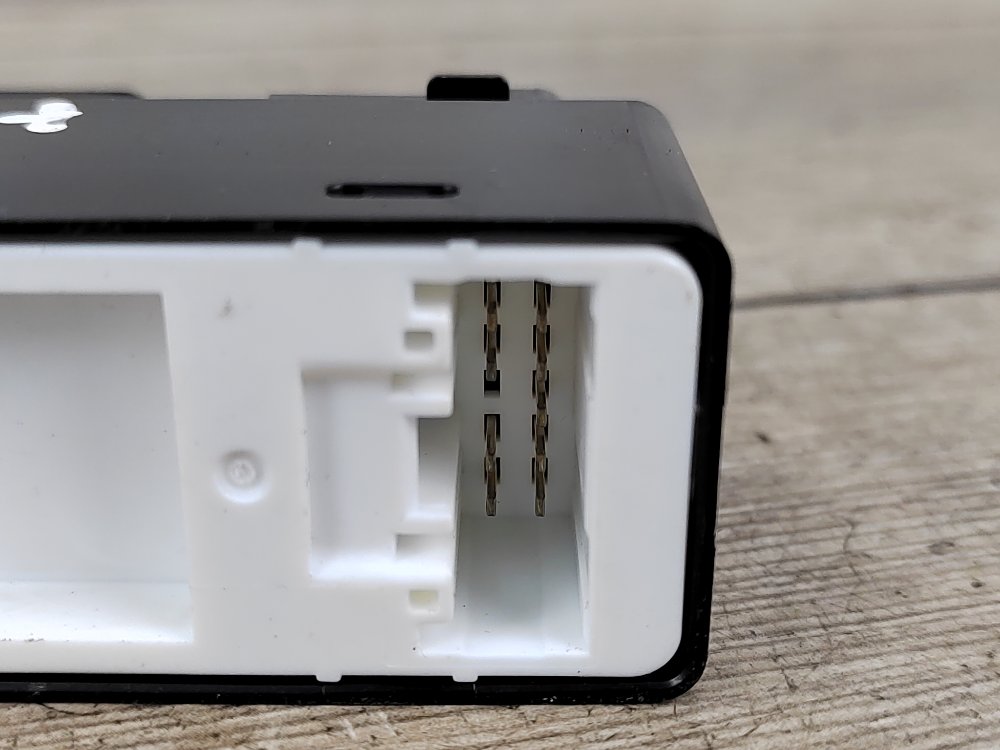 Кнопка стеклоподъемника, 800 рублей, Москва