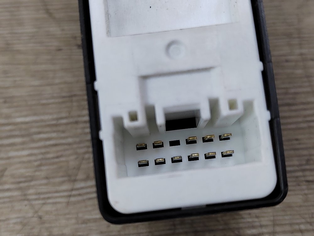 Кнопка стеклоподъемника, 700 рублей, Москва