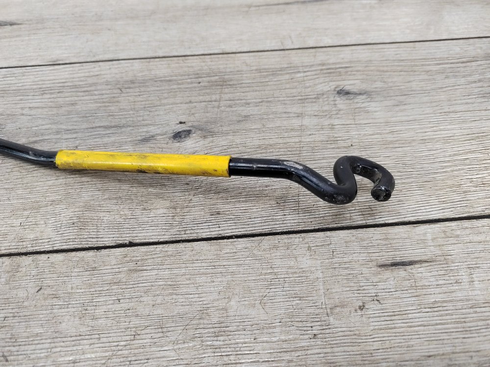 Упор капота, 600 рублей, Москва