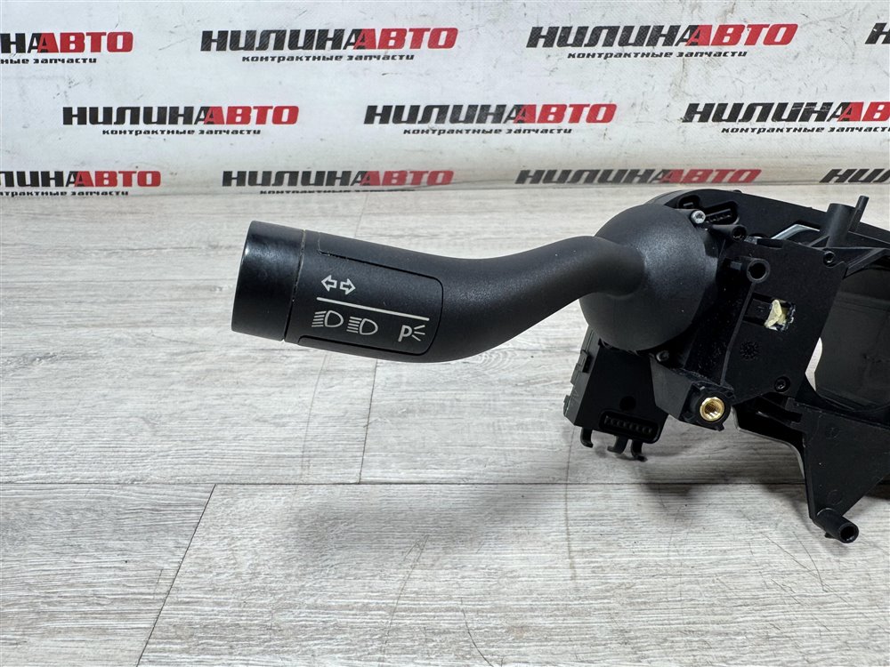 Подрулевой переключатель, 2000 рублей, Севастополь