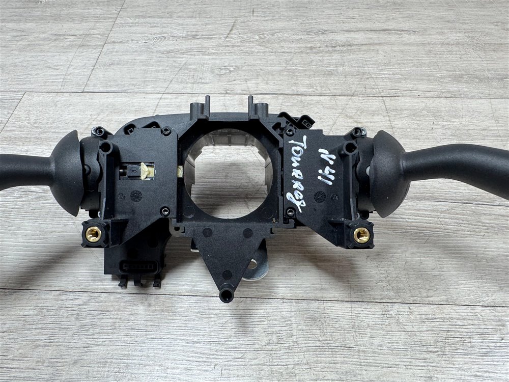 Подрулевой переключатель, 2000 рублей, Севастополь