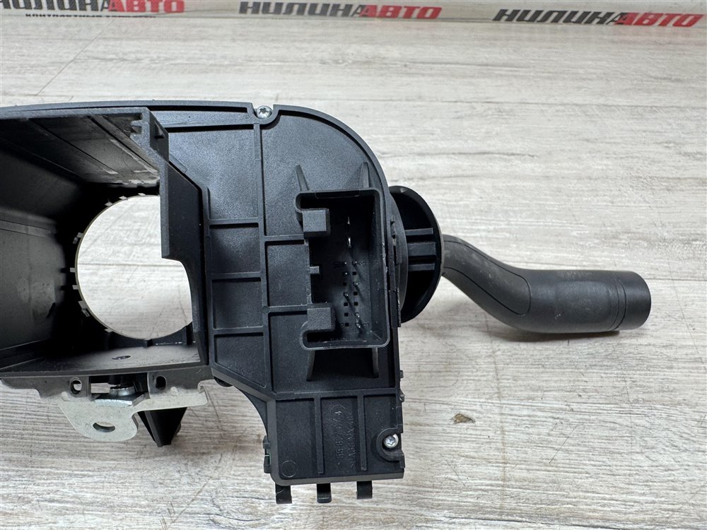 Подрулевой переключатель, 2000 рублей, Севастополь