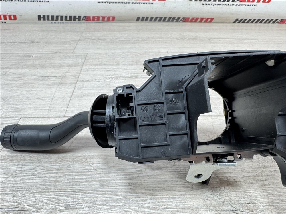 Подрулевой переключатель, 2000 рублей, Севастополь