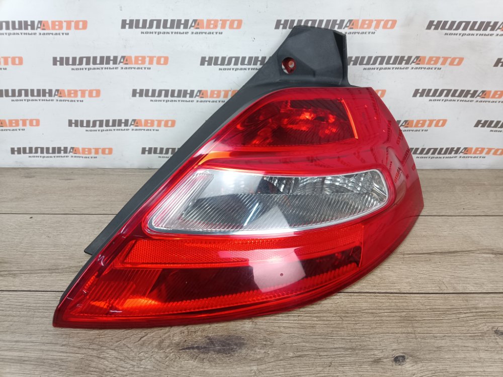 Фонарь в крыло, 2700 рублей, Москва