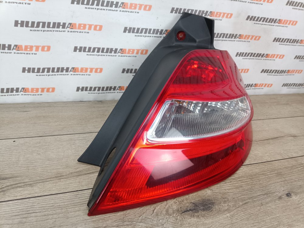 Фонарь в крыло, 2700 рублей, Москва