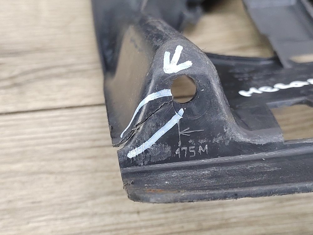 Кронштейн бампера центральный, 500 рублей, Москва