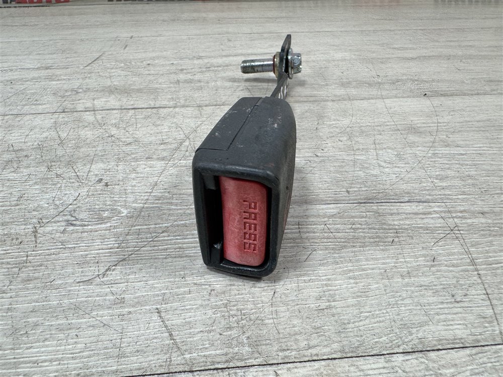 Замок ремня безопасности, 1000 рублей, Севастополь