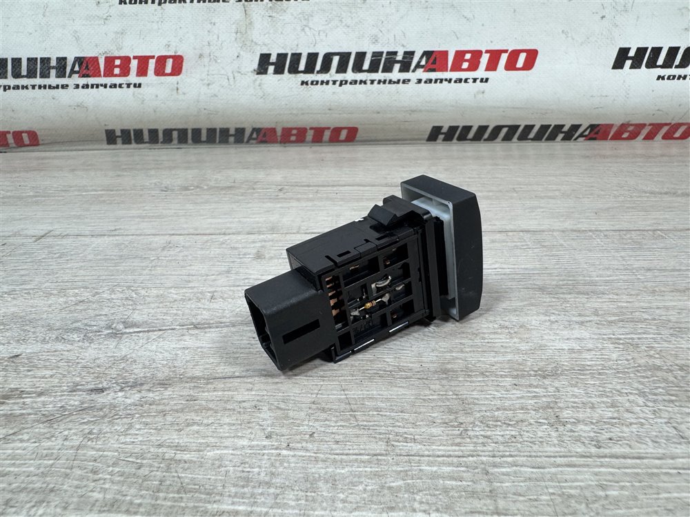 Кнопка курсовой устойчивости, 1000 рублей, Севастополь