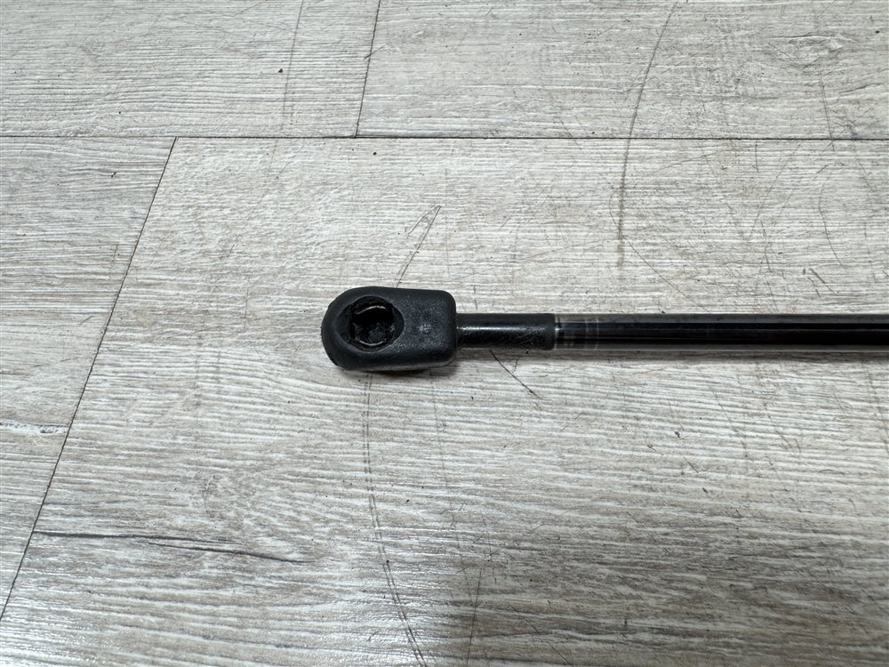 Амортизатор крышки багажника, 750 рублей, Севастополь