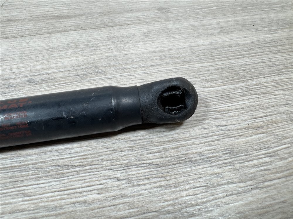 Амортизатор капота, 750 рублей, Севастополь