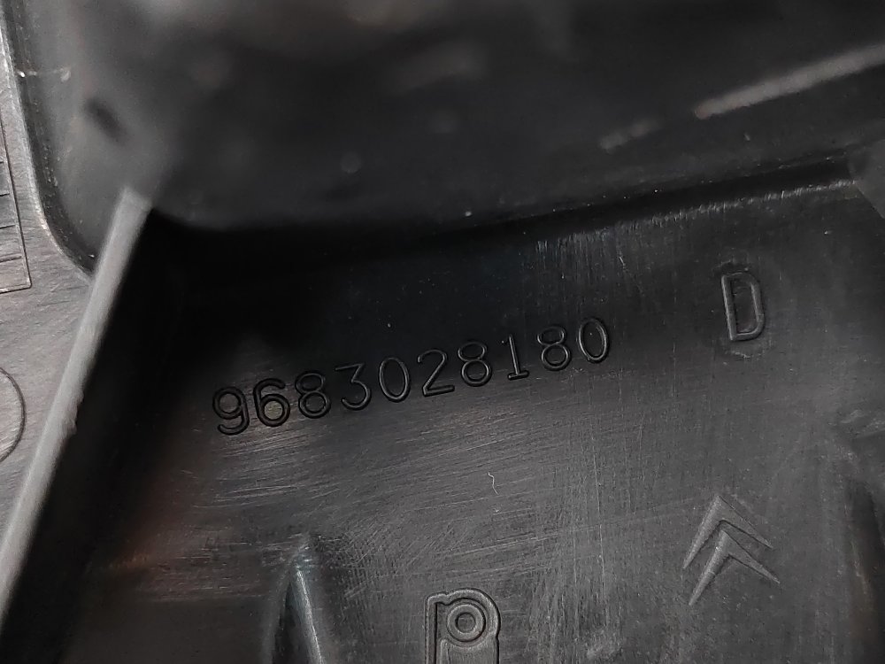 Кронштейн бампера центральный, 700 рублей, Москва