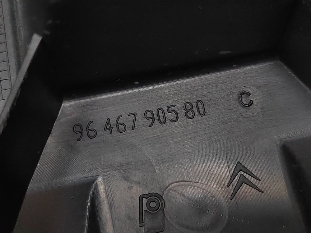 Кронштейн бампера центральный, 700 рублей, Москва