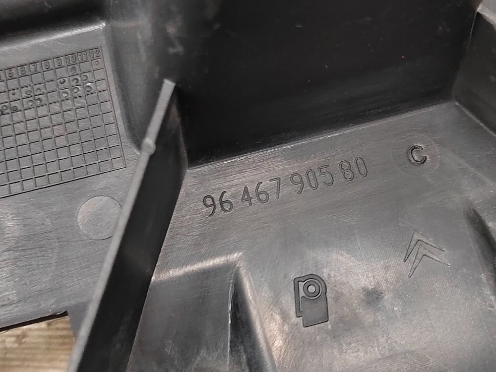 Кронштейн бампера центральный, 700 рублей, Москва