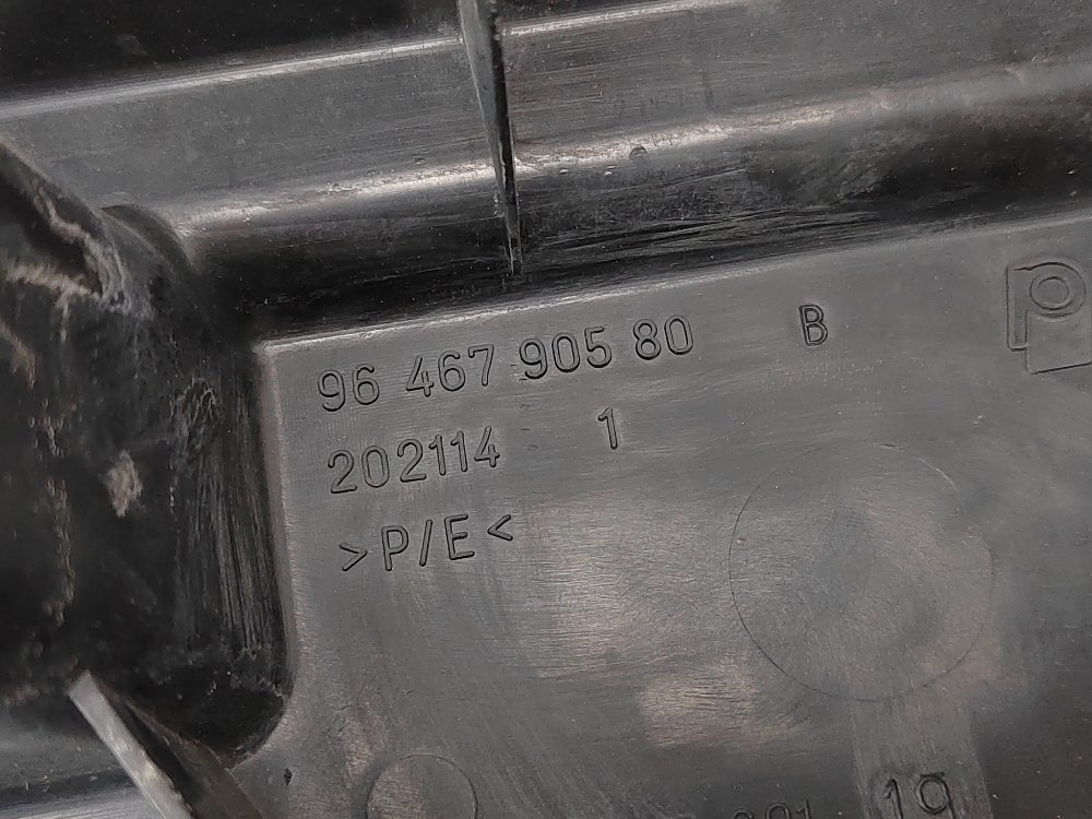 Кронштейн бампера центральный, 700 рублей, Москва