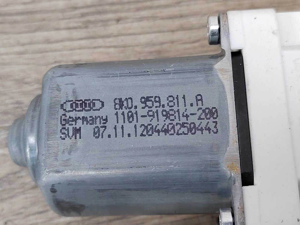 Стеклоподъемник, 1250 рублей, Москва