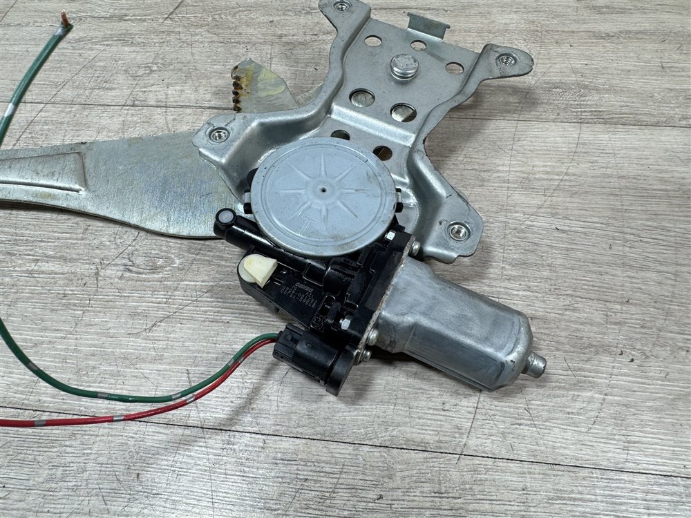 Стеклоподъемник, 1000 рублей, Севастополь