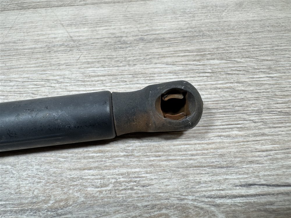 Амортизатор крышки багажника, 400 рублей, Севастополь