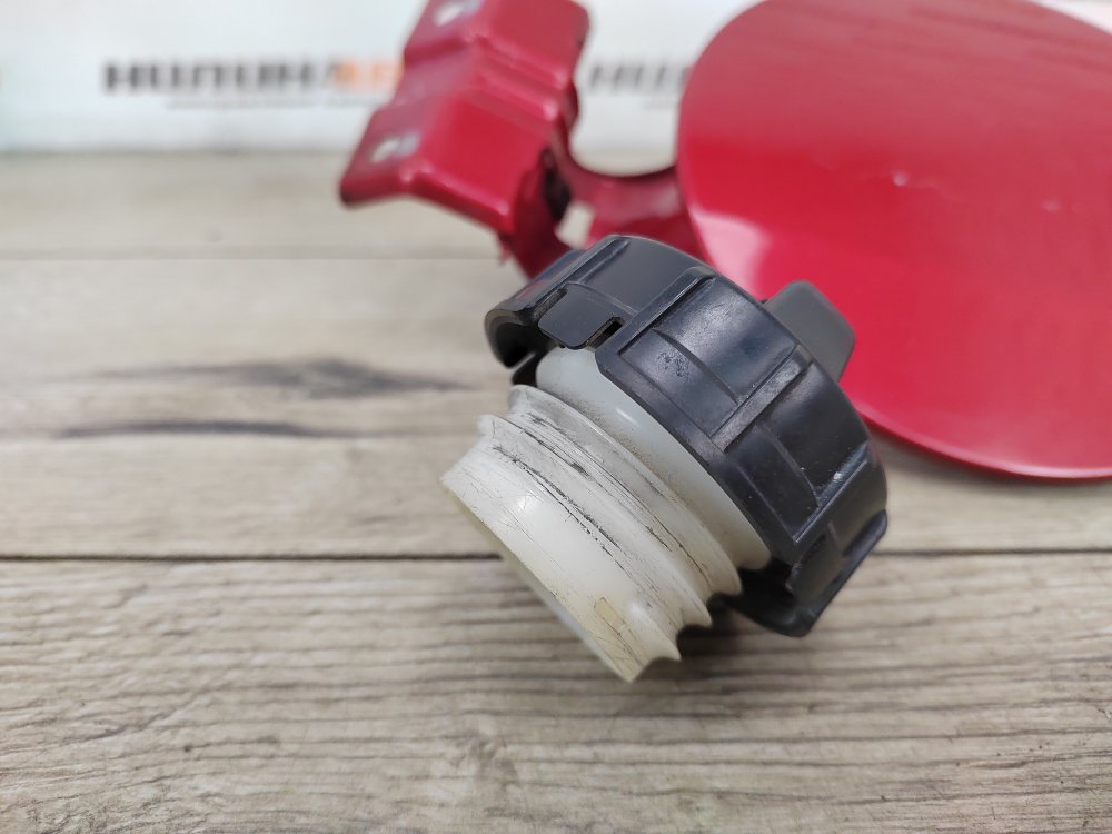 Лючок топливного бака, 500 рублей, Москва