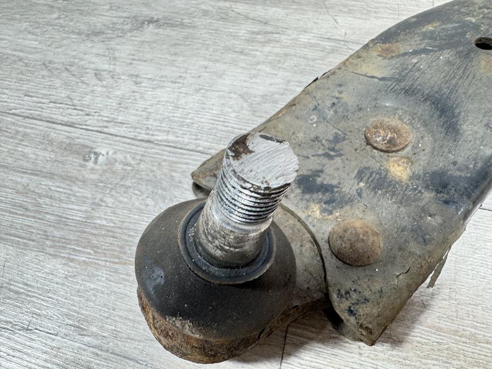 Рычаг передний нижний, 1300 рублей, Севастополь