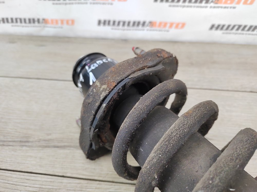 Амортизатор, 2000 рублей, Москва