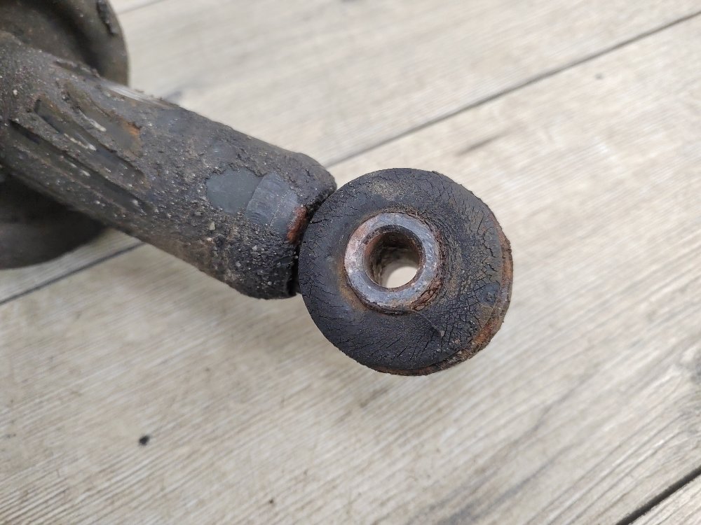 Амортизатор, 2000 рублей, Москва