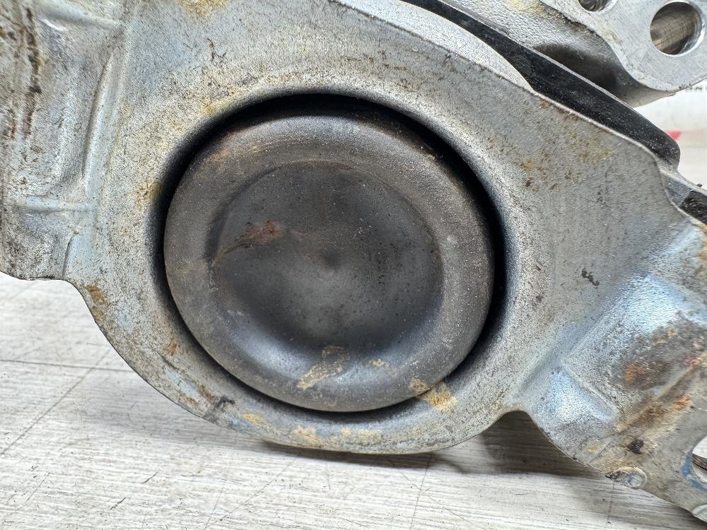 Подушка двигателя, 2000 рублей, Севастополь