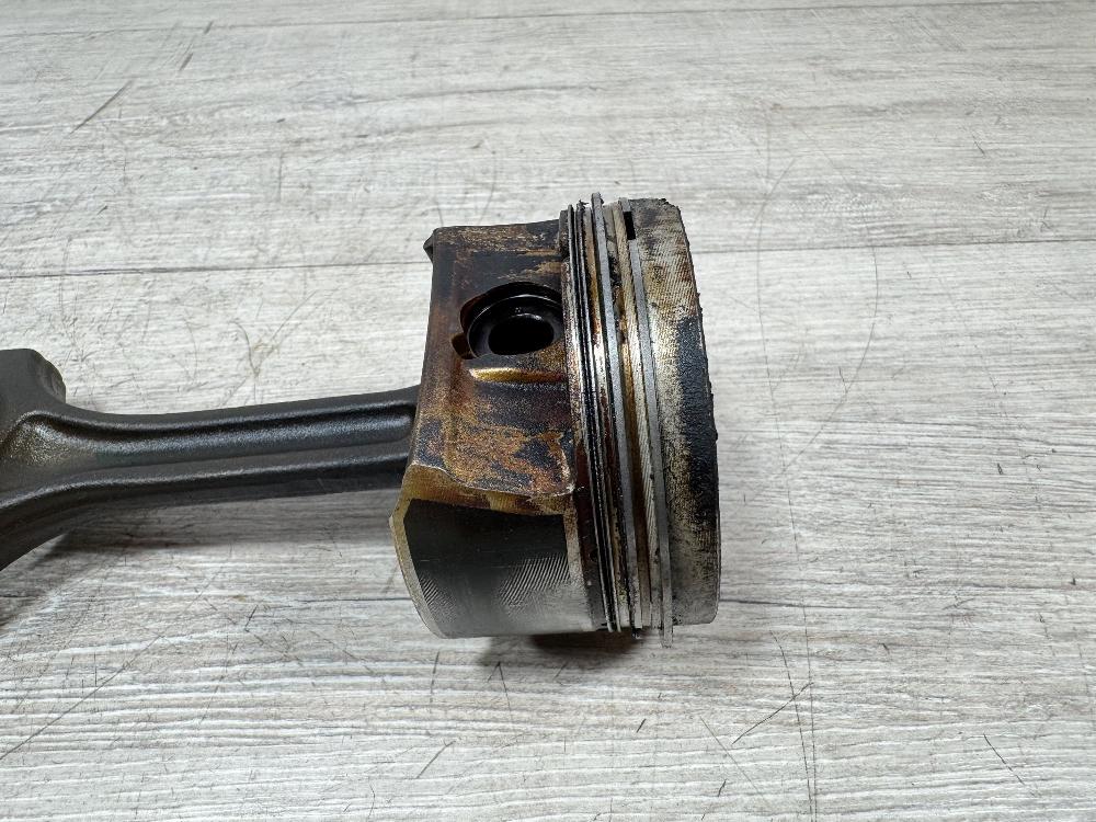 Поршень двигателя, 1500 рублей, Севастополь