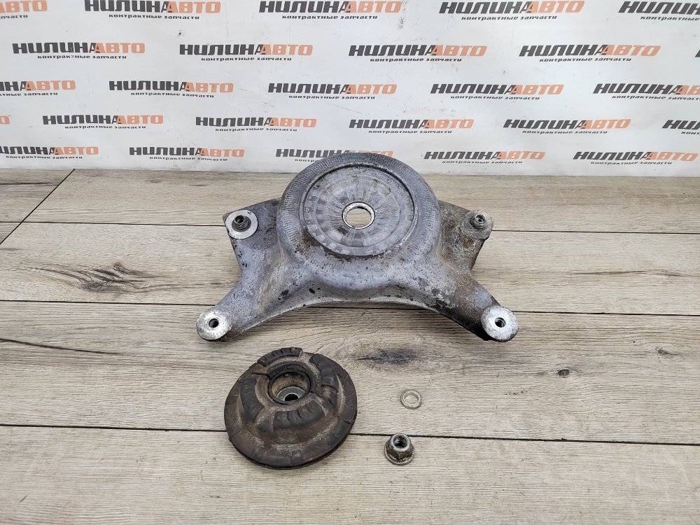 Опорный кронштейн амортизатора, 1300 рублей, Москва