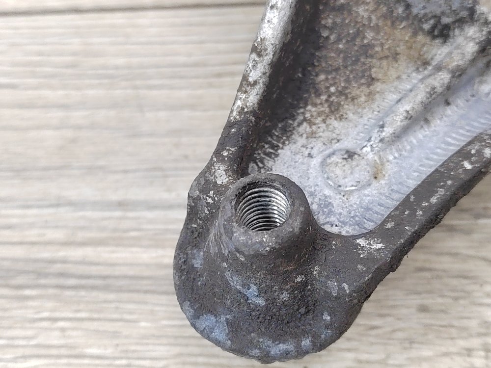 Опорный кронштейн амортизатора, 1300 рублей, Москва