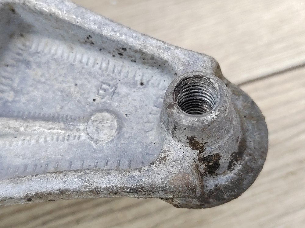 Опорный кронштейн амортизатора, 1300 рублей, Москва