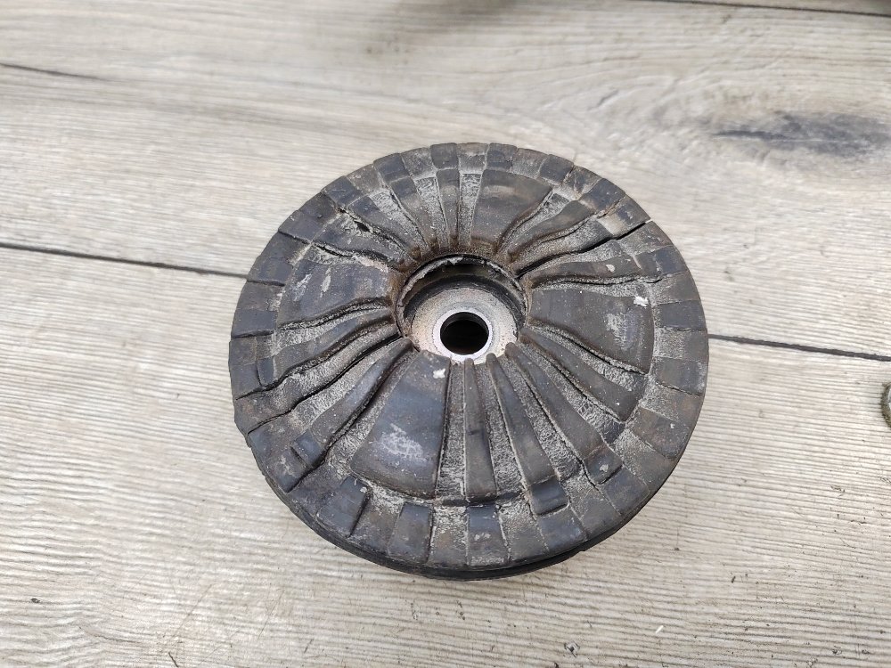 Опорный кронштейн амортизатора, 1000 рублей, Москва